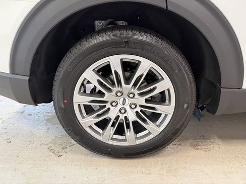 New 2026 Ford Explorer Platinum image 11