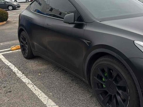 Used 2021 Tesla Model Y Long Range image 3