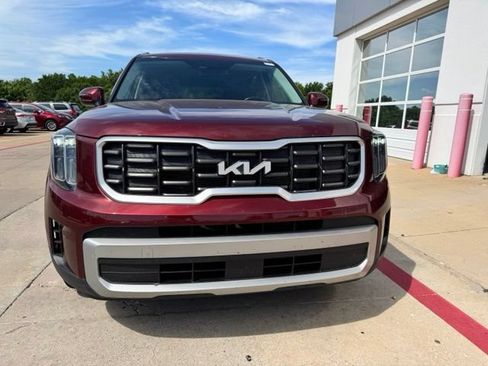 Used 2023 Kia Telluride S w/ S Sunroof Package FWD image 2