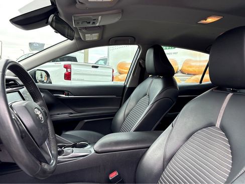 Used 2020 Toyota Camry SE image 14