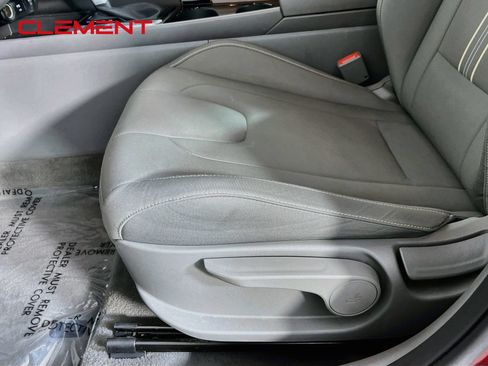 Used 2025 Hyundai Elantra SEL FWD image 27