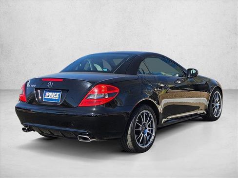 Used 2010 Mercedes-Benz SLK 300 image 5