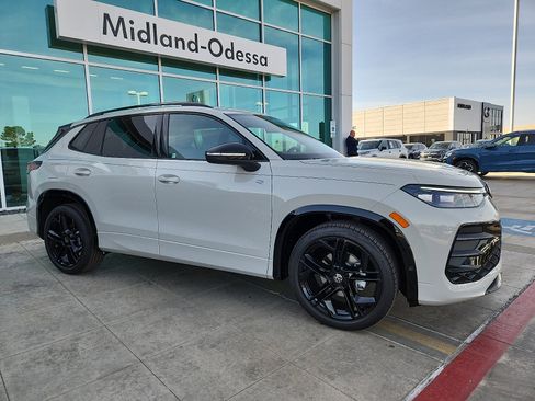 New 2026 Volkswagen Tiguan SE R-Line image 8