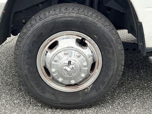 Used 2021 RAM 3500 Big Horn image 32