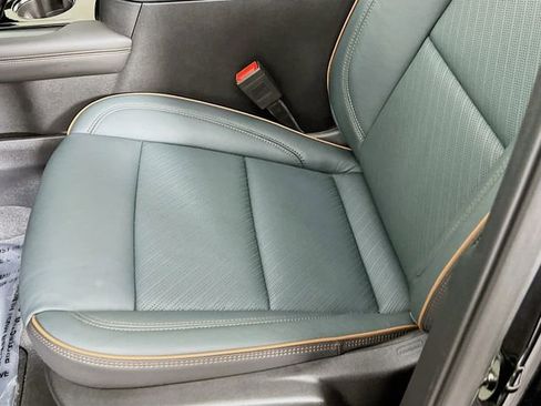 Used 2025 GMC Yukon AT4 image 18