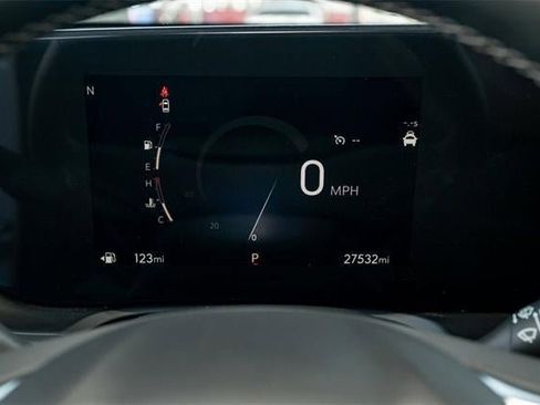 Used 2025 Buick Encore GX Avenir w/ Avenir Technology Package image 27