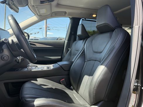 Certified 2025 INFINITI QX60 Luxe image 13