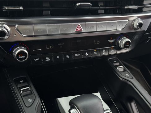 Used 2024 Kia Telluride SX Prestige AWD/4WD image 19