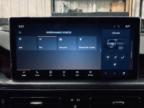 Used 2022 Lincoln Nautilus Reserve w/ Luxury Package image 37