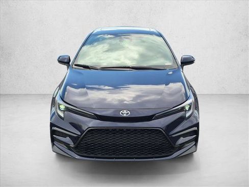 Used 2024 Toyota Corolla SE w/ SE Premium Package FWD image 2