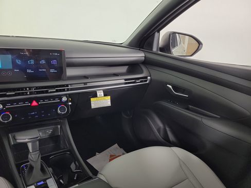 New 2025 Hyundai Santa Cruz SEL image 7