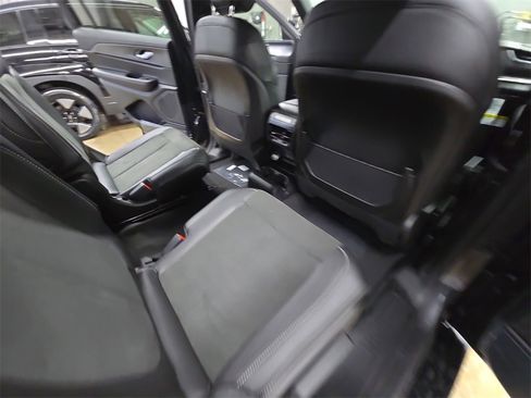 New 2025 Jeep Grand Cherokee L Altitude image 12