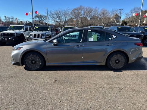 New 2026 Toyota Camry SE image 4