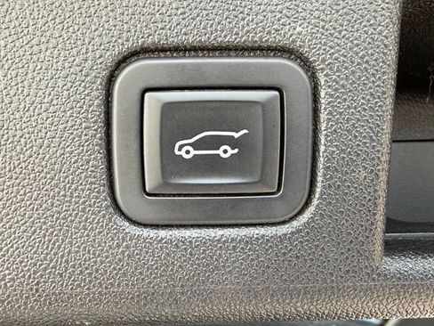Used 2020 Chevrolet Equinox LT FWD image 10