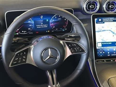 Used 2025 Mercedes-Benz GLC 300 4MATIC image 50