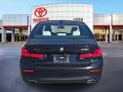 Used 2023 BMW 530i xDrive w/ Premium Package image 8