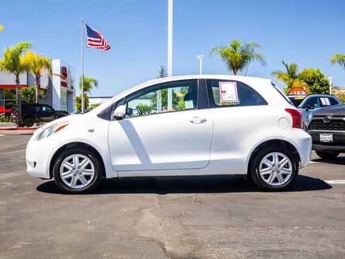 Used 2008 Toyota Yaris 2-Door Hatchback FWD image 4