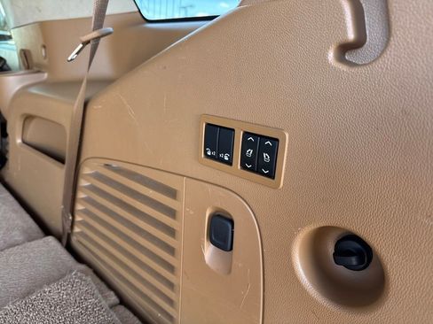 Used 2016 Cadillac Escalade Platinum image 18