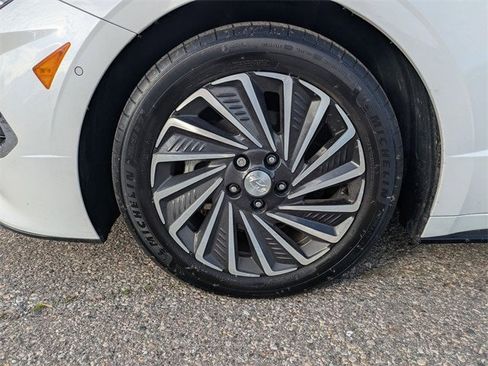 Used 2023 Hyundai Sonata Limited image 21