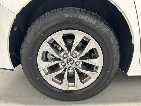 Used 2025 Toyota Sienna LE FWD image 66