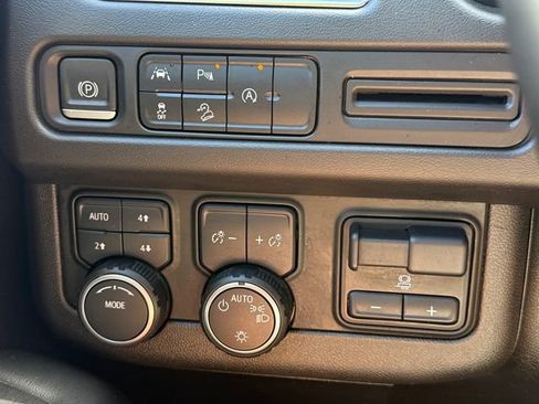 Used 2023 Chevrolet Suburban Z71 w/ Max Trailering Package AWD/4WD image 37
