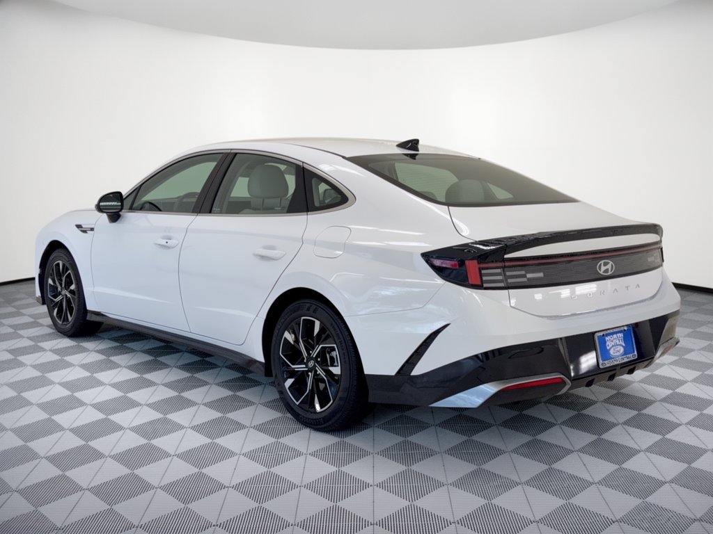 Used 2025 Hyundai Sonata SEL FWD image 3