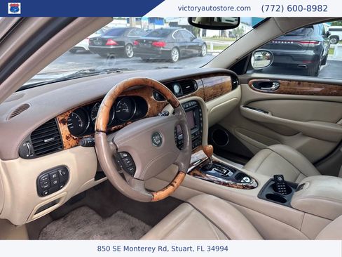 Used 2005 Jaguar XJ8 L image 22