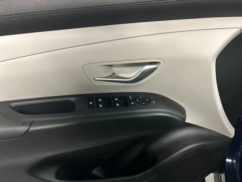 Used 2025 Hyundai Tucson SE AWD/4WD image 12