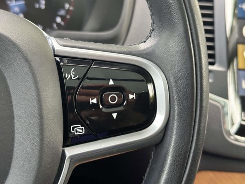 Certified 2022 Volvo XC90 T6 Momentum w/ Climate Package image 26