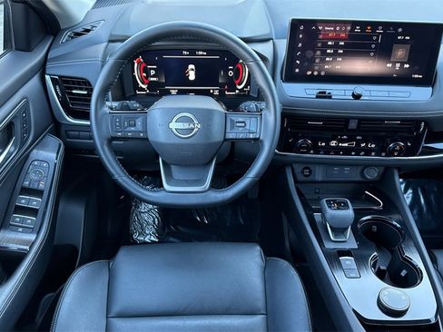 Certified 2025 Nissan Rogue SL w/ SL Premium Package image 15