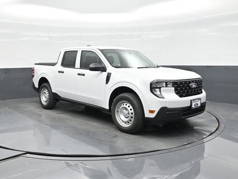 New 2025 Ford Maverick XL w/ Equipment Group 102A image 17