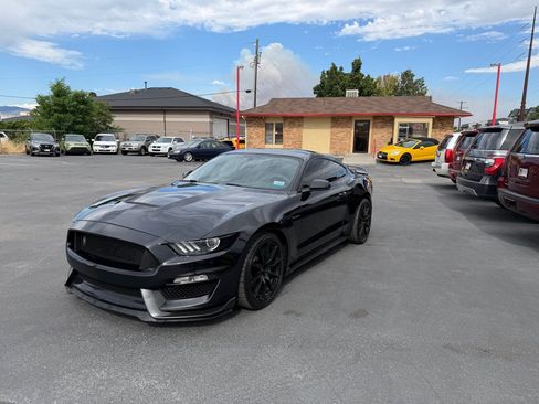 Used 2018 Ford Mustang Shelby GT350 w/ Convenience Package RWD image 2