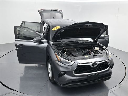 Used 2023 Toyota Highlander L image 55