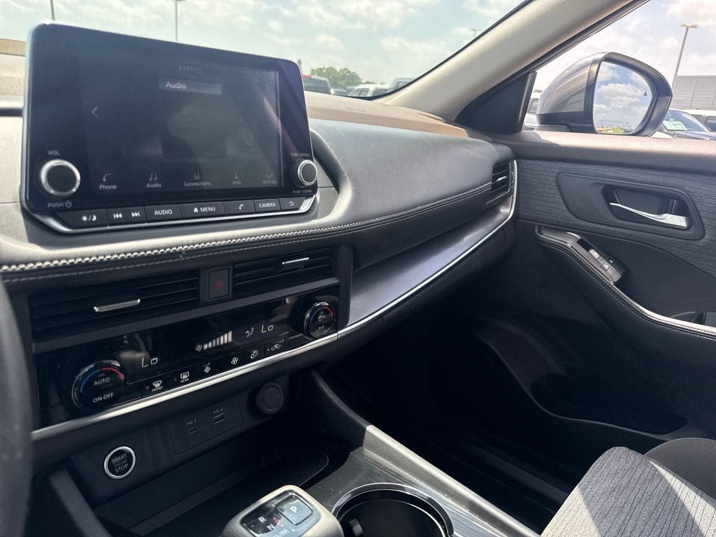 Used 2023 Nissan Rogue SV FWD image 19