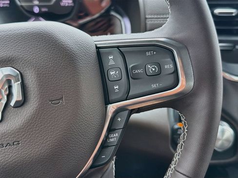 Used 2025 RAM 1500 Laramie AWD/4WD image 35