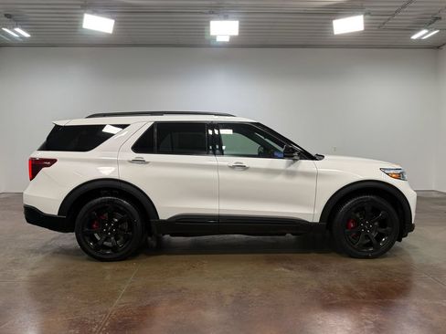 Used 2021 Ford Explorer ST w/ ST Street Pack AWD/4WD image 23