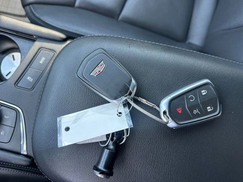 Used 2024 Cadillac XT6 Premium Luxury image 33