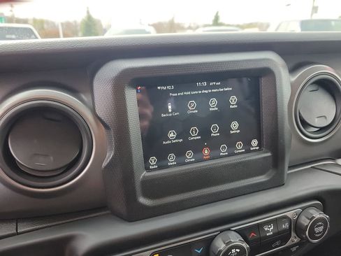 Used 2023 Jeep Wrangler Sport S image 18