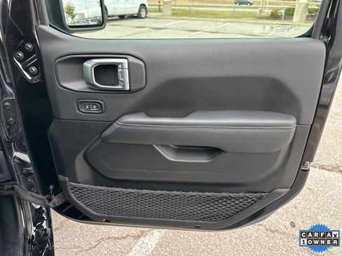 Used 2023 Jeep Gladiator Overland image 55