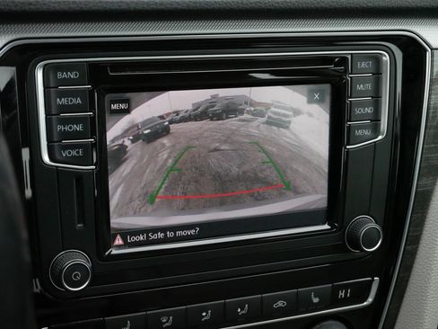 Used 2017 Volkswagen Passat 1.8T SE image 29