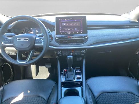 Used 2024 Jeep Compass Latitude w/ Convenience Group AWD/4WD image 14