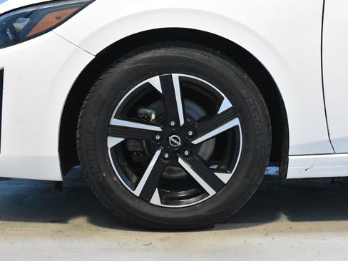 Used 2024 Nissan Sentra SV FWD image 25