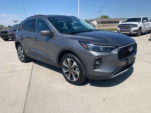 Used 2024 Ford Escape Platinum AWD/4WD image 5
