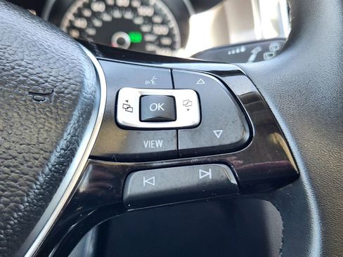 Certified 2021 Volkswagen Golf 4-Door FWD image 23