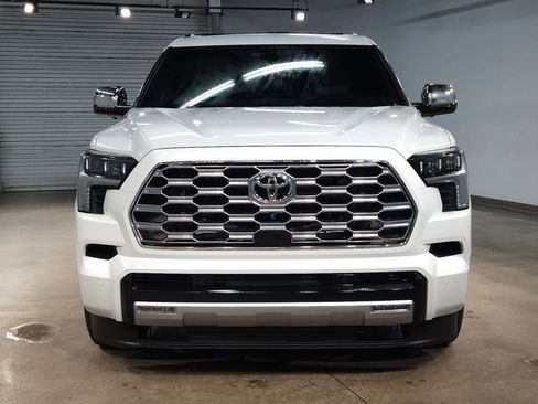 Used 2025 Toyota Sequoia Capstone image 2