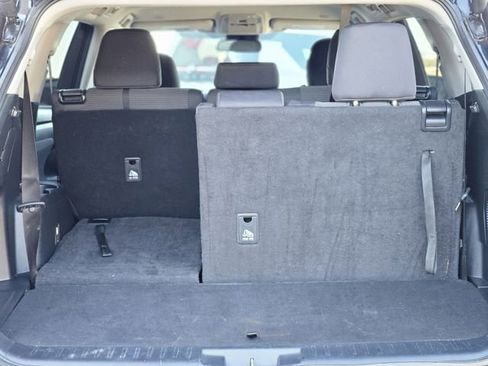 Used 2024 Toyota Highlander LE image 30