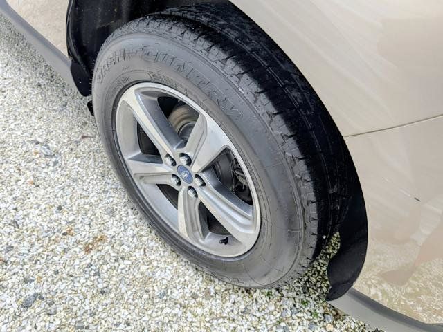 Used 2020 Ford Edge SEL w/ Cold Weather Package FWD image 13