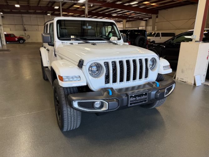 Used 2023 Jeep Wrangler Unlimited Sahara w/ Cold Weather Group AWD/4WD image 7