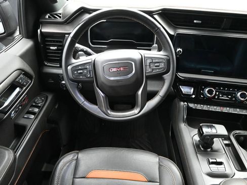 Used 2023 GMC Sierra 1500 AT4 w/ AT4 Premium Package AWD/4WD image 12