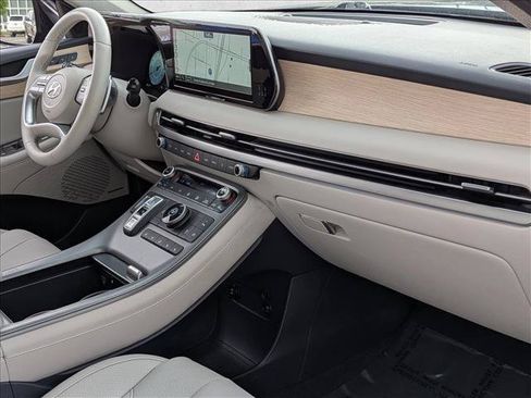 Used 2024 Hyundai Palisade Limited FWD image 22